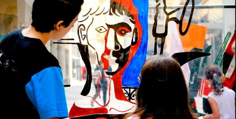 Pesquisa possibilita experiências estéticas a pessoas cegas diante de obras de arte