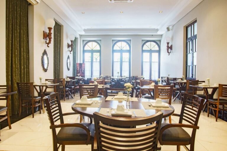 Bistrô Zuckêr localizado no hotel Johnscher, inaugura opção de buffet para o almoço