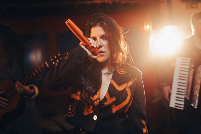 CWB Brasil apresenta projeto solo de Dani Bueno e a estreia da música “Fiz ce Terminar”